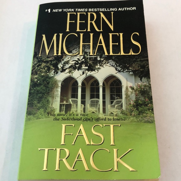 ⭐️5 for $15⭐️ Fast Track by Fern Michaels | Book | Paperback - Picture 1 of 2